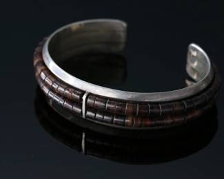 Native American MH Sterling Cuff Bracelet Heishi Beaded Horn SZ:6.5	Inside circumference : 6.5in  15mm wide	112019
