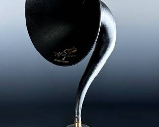 1920s Magnavox R3 Speaker and M1 Horn Radio Loudspeaker	28x14x11in	124018