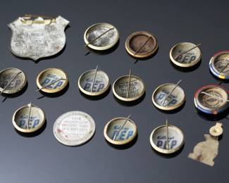Lot of 15 Vintage Comic Character Pinbacks Pin Back Button Pins Kellogg PEP Donald Duck Cracker Jack	Largest: 0.8in diameter	119034