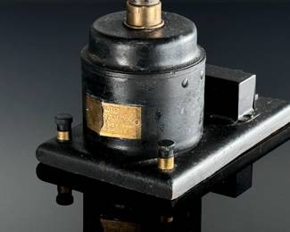 1920s Magnavox R3 Speaker and M1 Horn Radio Loudspeaker	28x14x11in	124018