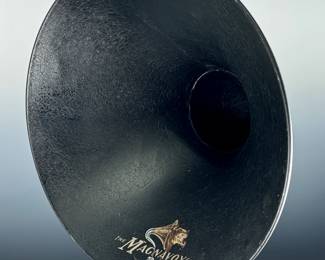 1920s Magnavox R3 Speaker and M1 Horn Radio Loudspeaker	28x14x11in	124018