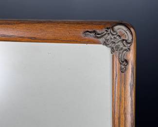 Antique Oak Picture Frame Corners Adorned	Total: 16x13.25x0.75in Inset:13.5x10.25in	124103