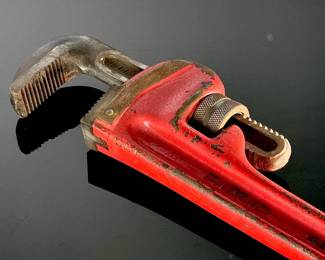 24 inch Pipe Wrench The Ridge Tool Company Elyria, OH	25x5x29.	115001
