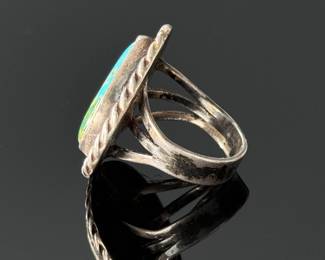 Vintage Navajo Turquoise & Silver Ring SZ: 7 Native American Pawn	Size: 7 Centerpiece:27x26mm	112010