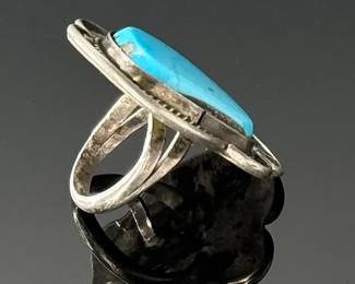 Vintage Navajo Turquoise Silver Ring SZ: 6.5 Native American Pawn	Size: 6.5 Centerpiece:37x28mm	112008