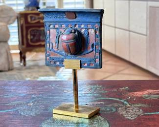 Ceramic Egyptian Scarab Beetle Plaque on Stand	6.5x4in	113007
