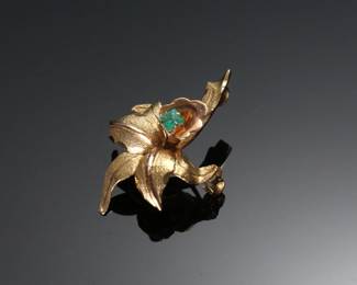 18k Gold & Peridot Flower Brooch/Pendant Pin 18kt	33x22x12	113109