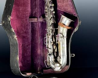 1920 Vintage Buescher Saxophone True Tone Low Pitch Sax	10.75x6.5x22.25in	112024