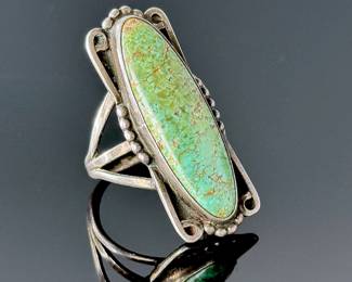 Vintage Navajo Green Turquoise & Silver Ring SZ: 7.5 Native American Pawn	Size: 7.5 Centerpiece:34x14mm	112012