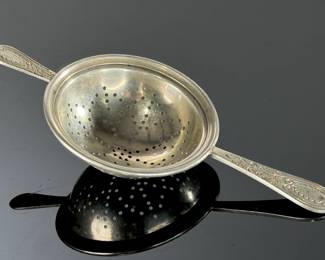 Antique Sterling Silver Tea Strainer	1x3x6.55in	113083
