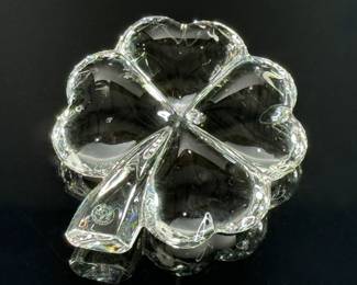 Baccarat Crystal Figurine Four Leaf Clover Paperweight	4.3x3.75x1.05in	112028

