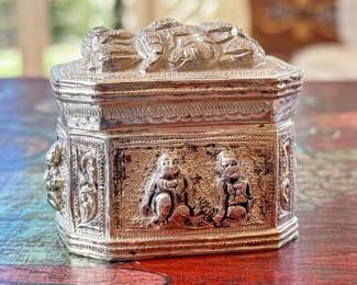 Vintage Burmese Silver Betel Box Trinket Box	2in H	113028
