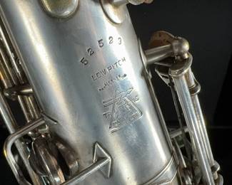 1920 Vintage Buescher Saxophone True Tone Low Pitch Sax	10.75x6.5x22.25in	112024