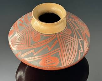 Mata Ortiz Cesar Bugarini Pot Vase Pottery Native	6in H x 8in Diameter at widest point	112022
