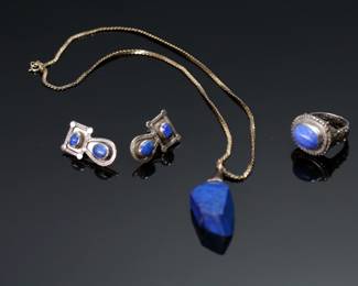 3 Piece Silver & Lapis Jewelry Set Ring Pendant & Earrings	Ring: 7.5 Pendant : 45x17x11mm 27x15mm	113116
