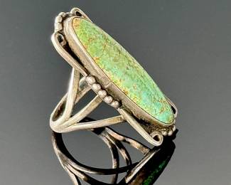 Vintage Navajo Green Turquoise & Silver Ring SZ: 7.5 Native American Pawn	Size: 7.5 Centerpiece:34x14mm	112012