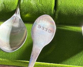 Sterling Silver Royal Horticultural Society English Flower Spoons Franklin Mint in Presentation Box	Spoon: 5.1in Long  Case: 2x18.875x7.25in	119038