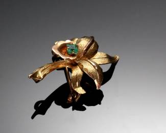 18k Gold & Peridot Flower Brooch/Pendant Pin 18kt	33x22x12	113109