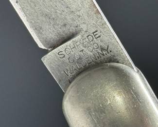 Vintage Schrade M2 Paratrooper Knife Auto No Bail	Closed: 4.9in Open: 8.65in Blade: 3.7in	124125