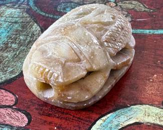Carved Alabaster Egyptian Scarab Brown	1.5x2x3in	113034

