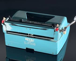 Vintage Royal Quiet DeLuxe Typewriter Aqua Teal	5.5x12.625x11.75in	124065
