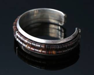 Native American MH Sterling Cuff Bracelet Heishi Beaded Horn SZ:6.5	Inside circumference : 6.5in  15mm wide	112019
