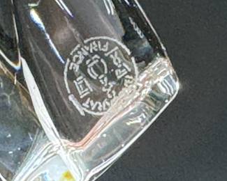 Baccarat Crystal Figurine Four Leaf Clover Paperweight	4.3x3.75x1.05in	112028
