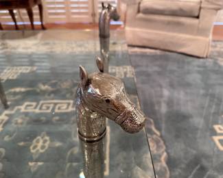 Moroccan Horse Head Post End Table	23x30x30in	113088