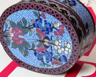 Antique Chinese Cloisonne Oval Trinket Box & Lid	1.5x2.75x3.5in	113002
