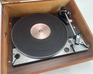 Vtg Dual 1229Q Vintage Turntable with wooden case	Turntable 15x12.5x4.  Case 18x16x9	115015