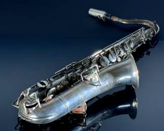 1920 Vintage Buescher Saxophone True Tone Low Pitch Sax	10.75x6.5x22.25in	112024