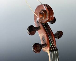 Antique 4/4 Violin with case, two bows	Violin 23.5x14 case 32x10x5	115022