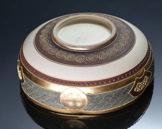 Japanese Satsuma Porcelain Bowl Lobed Rim	3in H x 7.5in Diamter	113087
