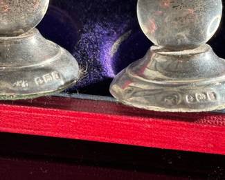 Lot of 4 Sterling Silver Place Card Holders in Case	Case: 2x7x2in	124119