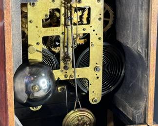 Antique Seth Thomas Adamantine Mantle Clock	11x8.35x5.55in	124068
