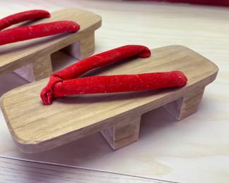 Vintage Traditional Japanese Wooden Geta Clogs Pair	Size unknown	113068
