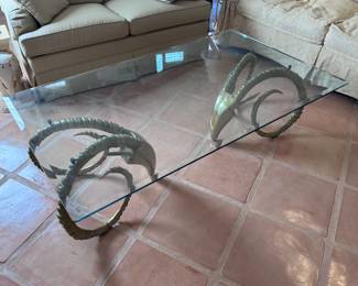 Vintage MCM Brass Ibex Ram Head Coffee Table	Table: 18x36x60in Ibex Heads: 17x19x23in	113049
