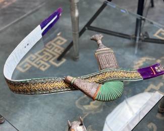 Thouma Jambiya dagger Yemen w/Belt	42in Long x 14.5in H	113042
