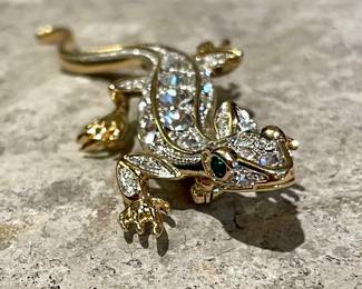 SOLD Cute jewelry! Come shop the sale!