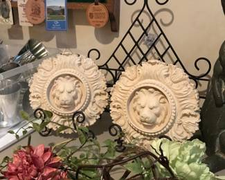 Wonderful wall plaques and wire wall holders, florals, golfball holder