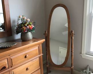 Oval Free standing Mirror