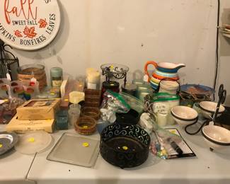 Misc Decor, pots and dishe