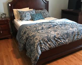 Another beautiful queen size comforter Set