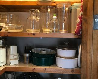 Cuisinart Coffee Grinder, Signature High efficiency mixer, Farberwre 10 Qt Stock Pot w Lid, Anchor Hocking Batter Bowls, Oster 14 speed Blender