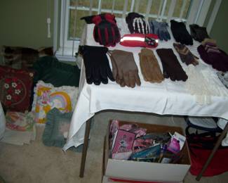 PILLOWS - STOCKINGS - GLOVES