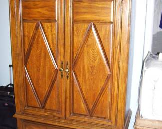 OAK ARMOIRE