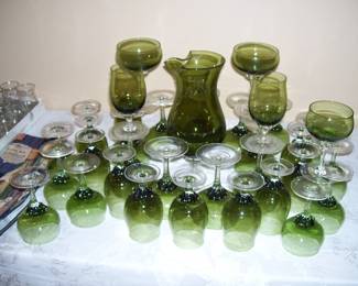 LOVELY VINTAGE AVOCADO STEMWARE/BARWARE