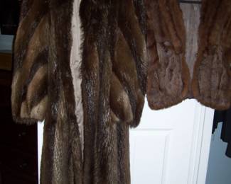 CANADIAN MINK COAT - MINK STOLE
