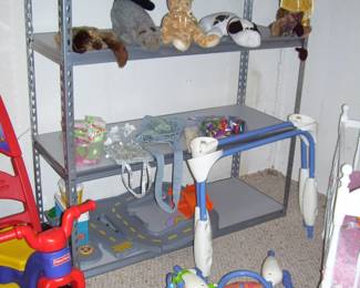 TOYS - PLUSH - SHELVING - ETC