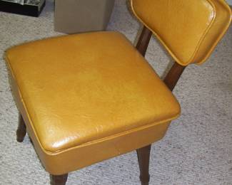 STORAGE SEWING CHAIR